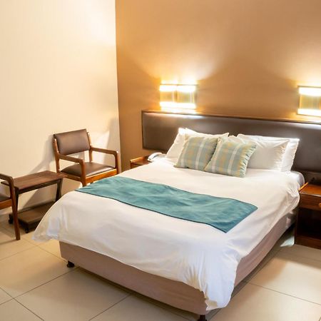Elgro Hotel Potchefstroom Extérieur photo