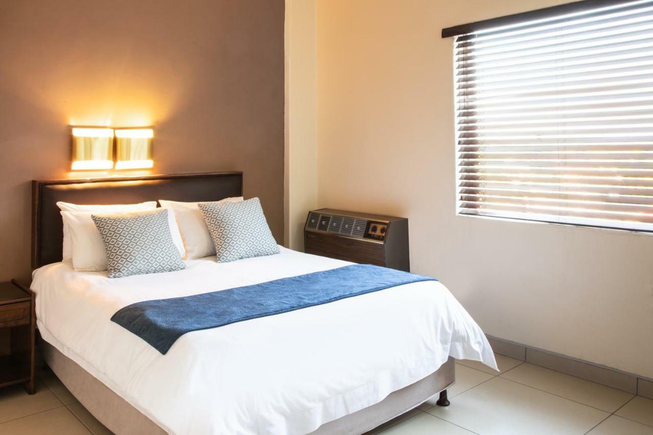 Elgro Hotel Potchefstroom Extérieur photo